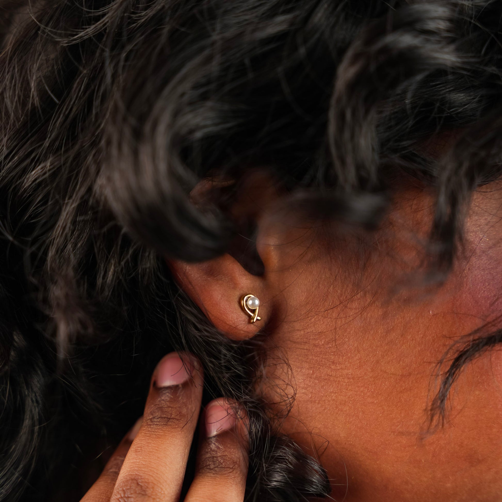 नॉट पर्ल स्टड इयररिंग