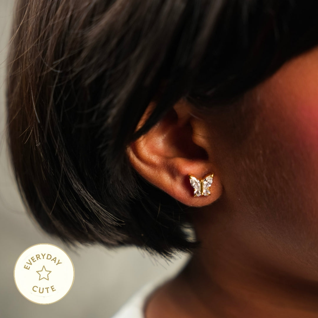 बटरफ्लाई डायमंड स्टड इयररिंग - सोना