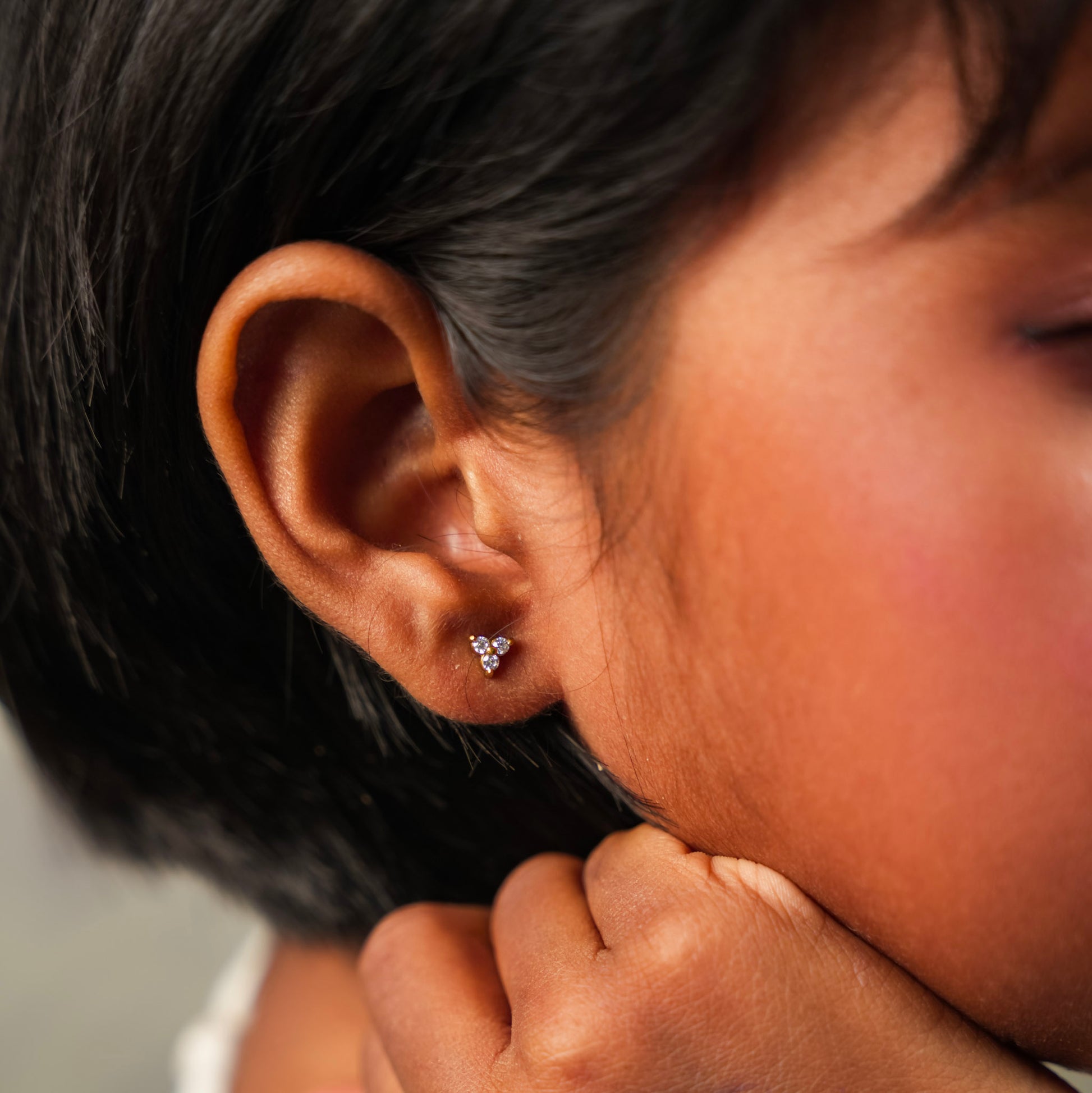 ट्रायो डायमंड स्टड इयररिंग