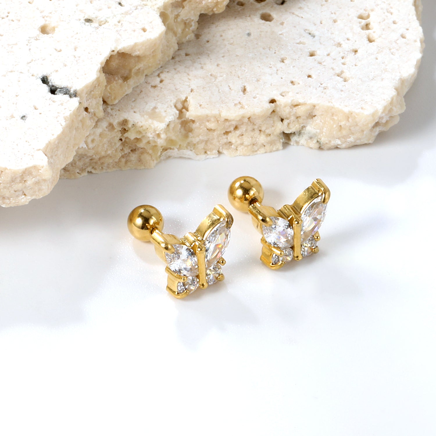 बटरफ्लाई डायमंड स्टड इयररिंग - सोना