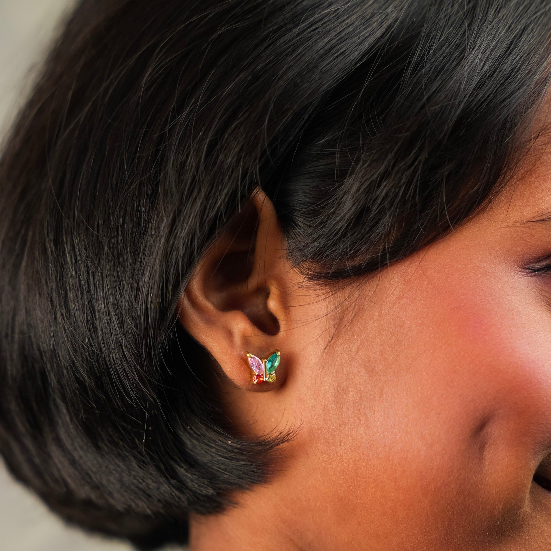 तितली बहुरंगी स्टड इयररिंग - सोना