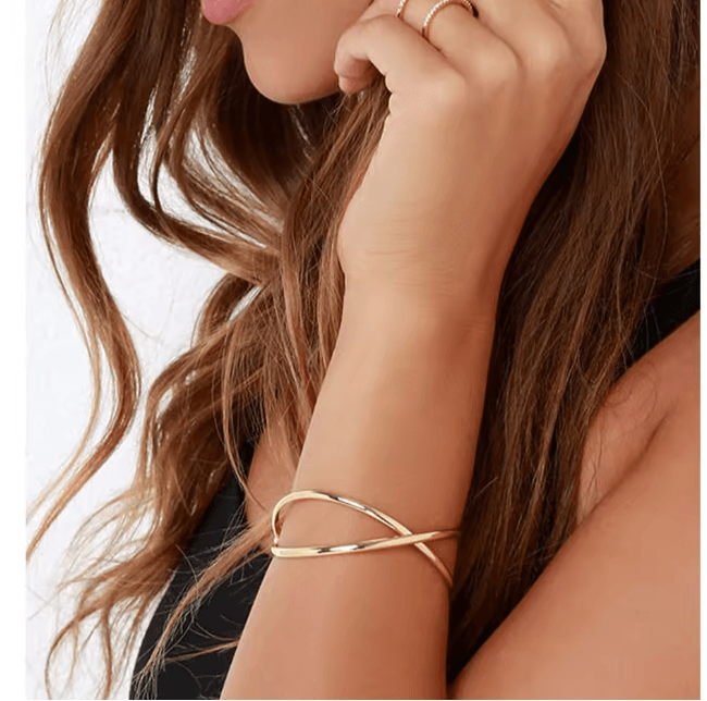 ओर्ब ट्विस्टी कड़ा चूड़ी