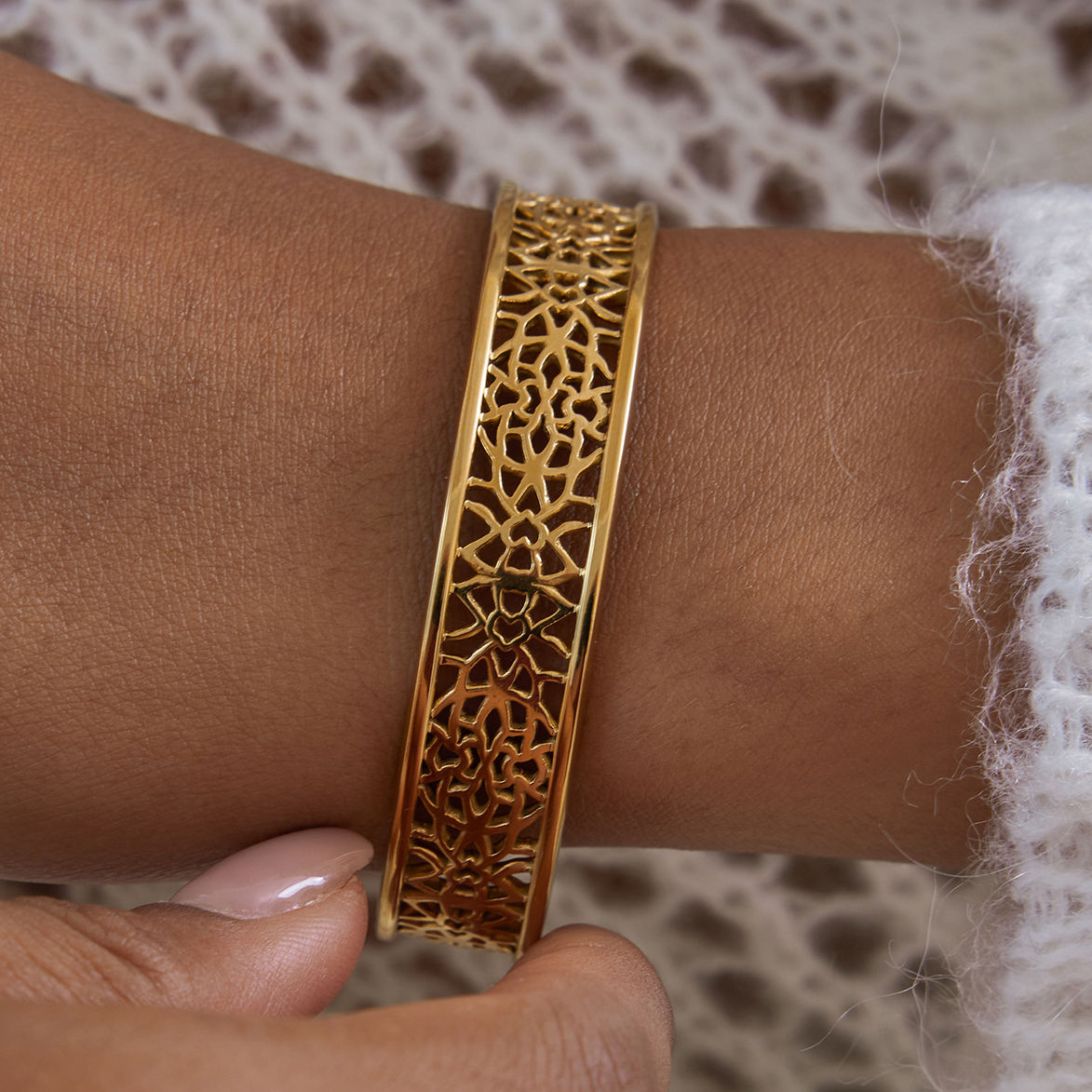 Royal Textured Bangle