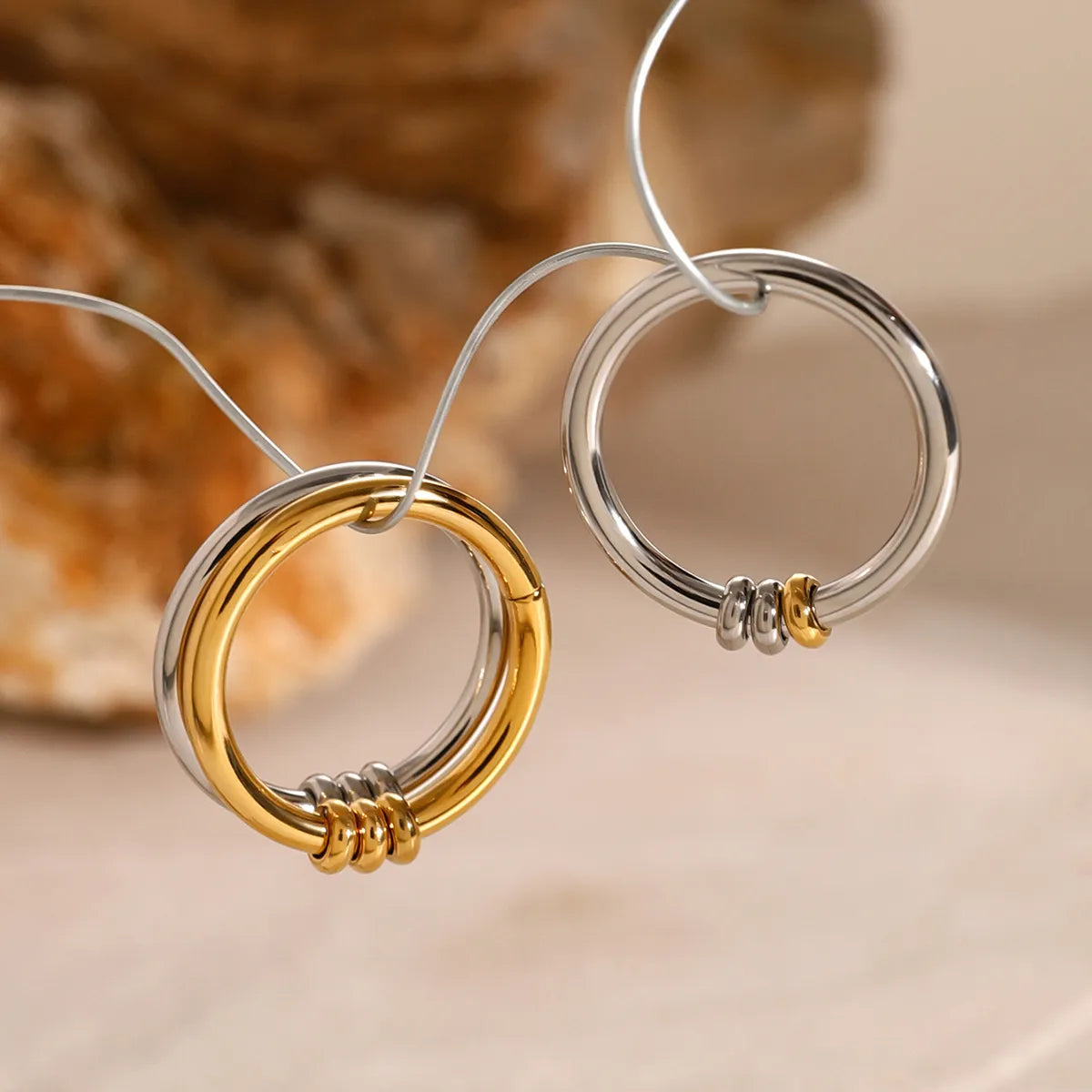 ट्रिनिटी बैंड रिंग