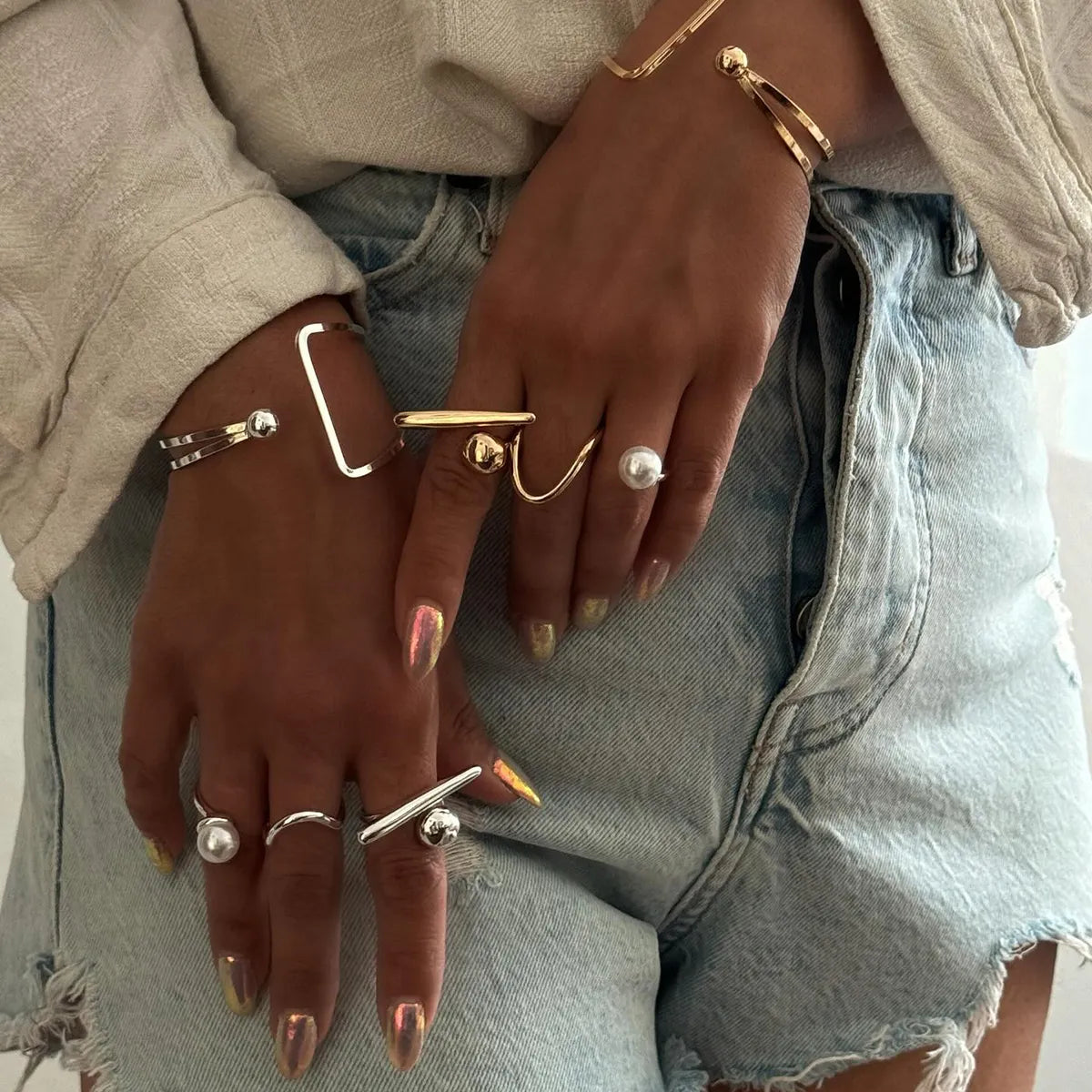 Orb Bar Resizable Ring