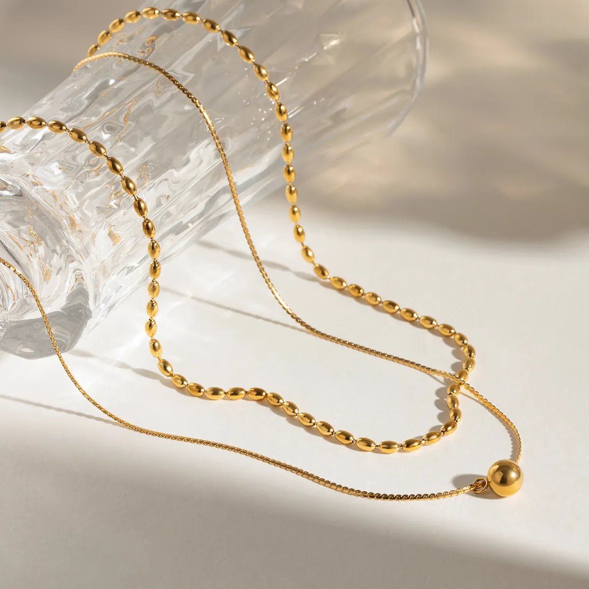 ओर्ब लेयर्ड नेकलेस