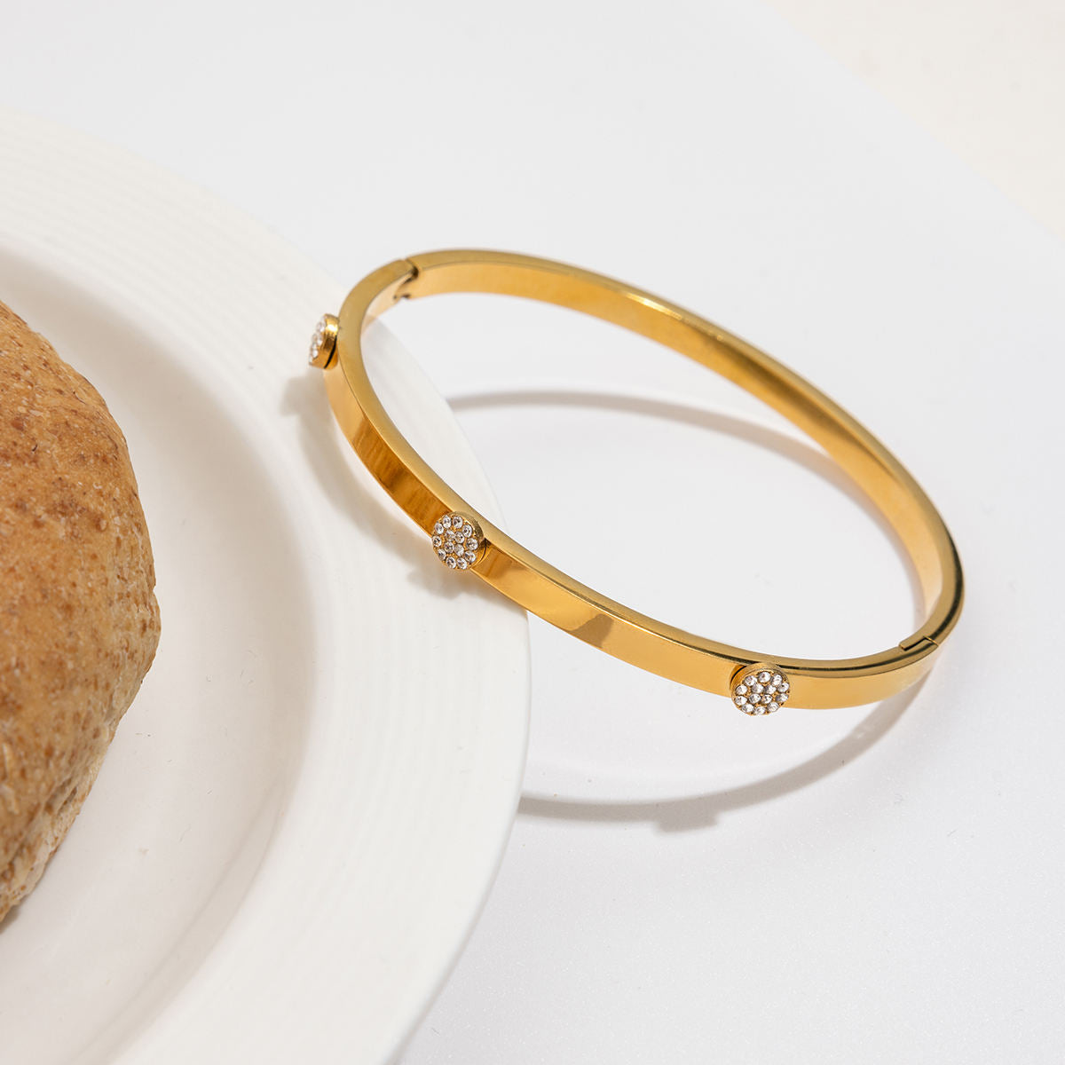 Circle Diamond Oval Bangle