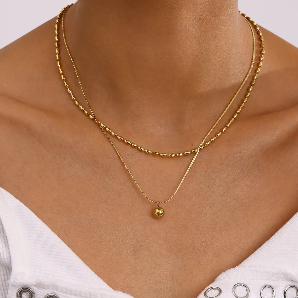 ओर्ब लेयर्ड नेकलेस