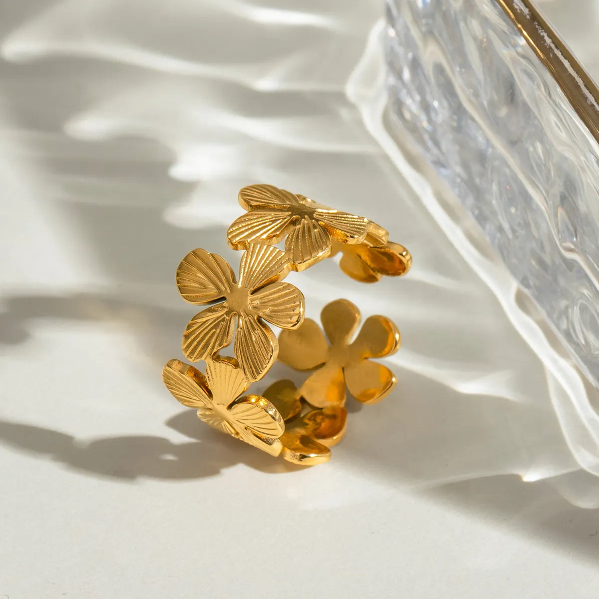 फ्लोरा टेक्सचर्ड रिसाइज़ेबल रिंग