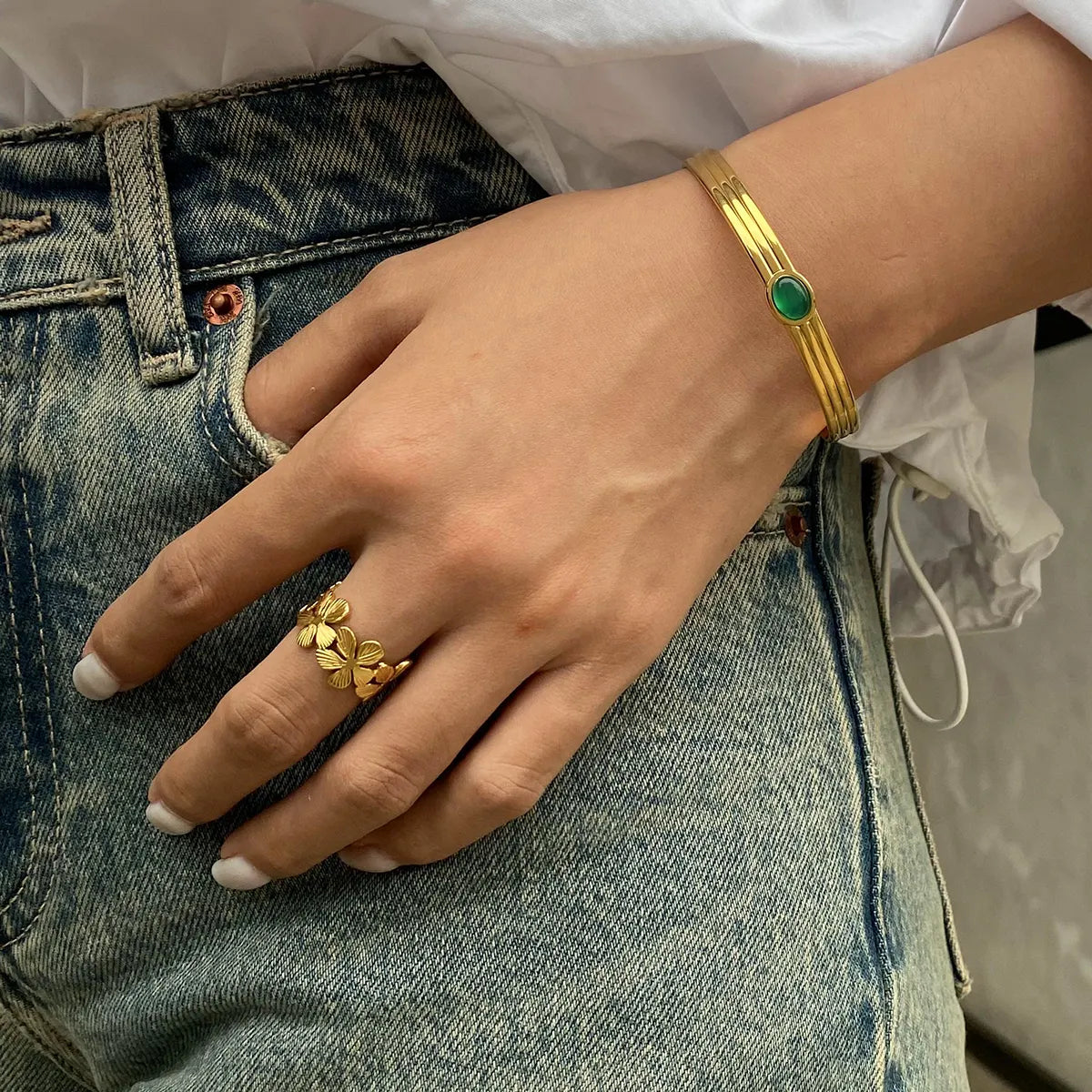 फ्लोरा टेक्सचर्ड रिसाइज़ेबल रिंग