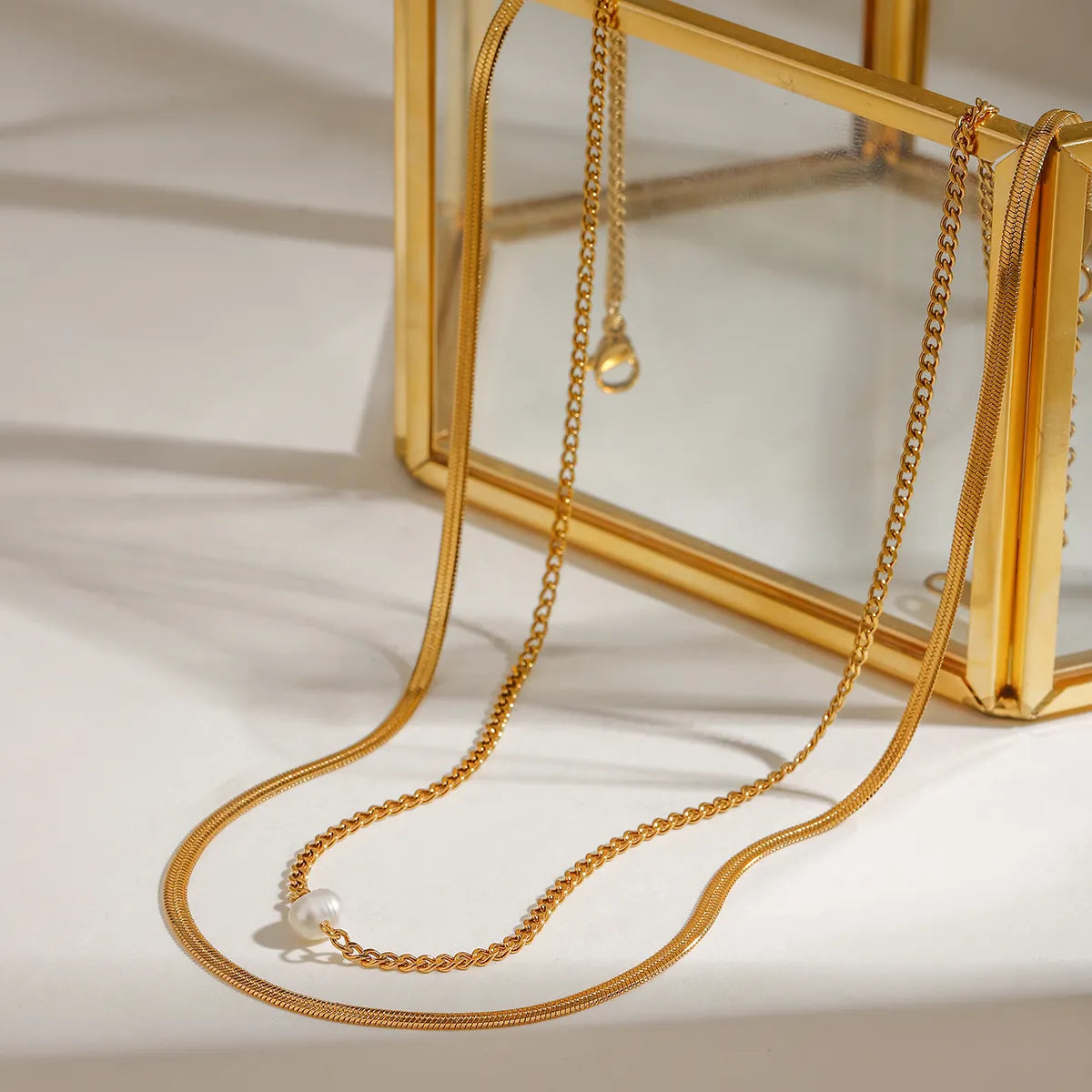 मोती फ्लैट चेन स्तरित हार