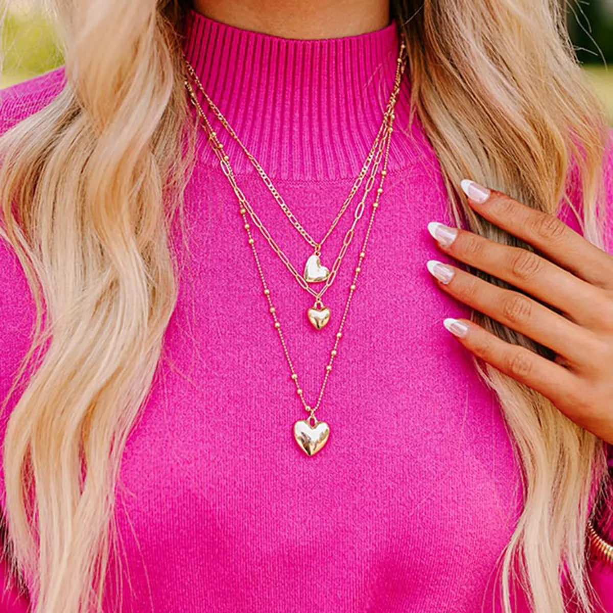 ट्रिपल लेयर्ड हार्ट नेकलेस