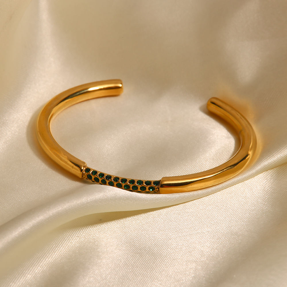 Elegant Emerald Bangle