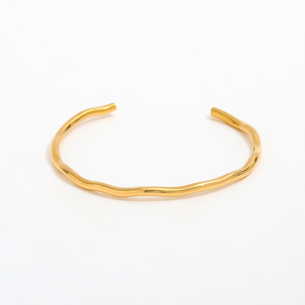 Dainty Wavy Bangle