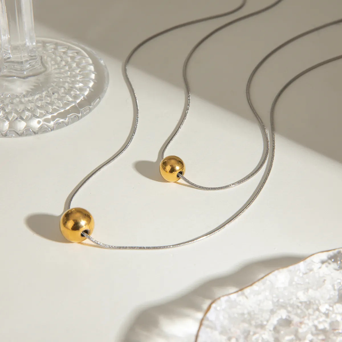 ओर्ब डुअल टोन नेकलेस