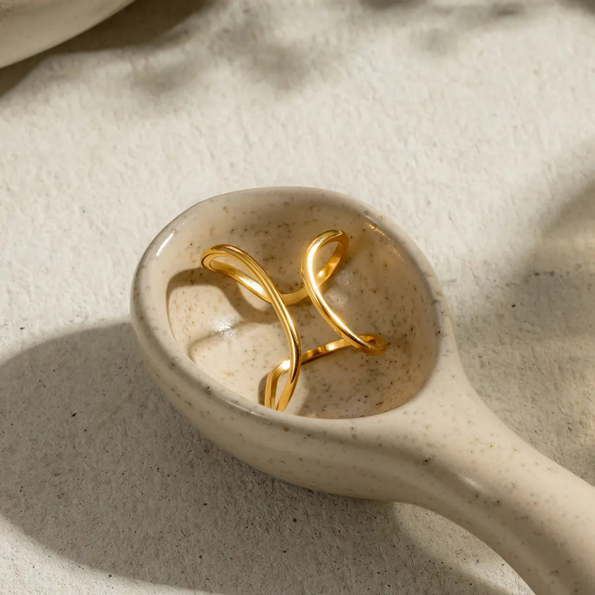 खूबसूरती से दोषपूर्ण आकार बदलने योग्य अंगूठी