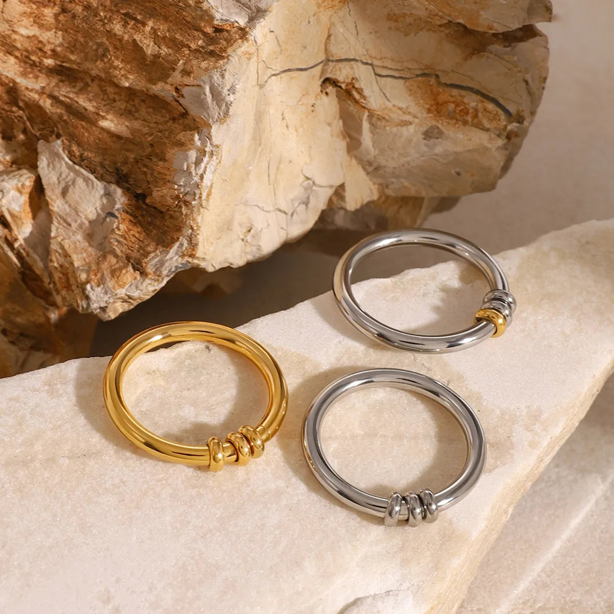 ट्रिनिटी बैंड रिंग