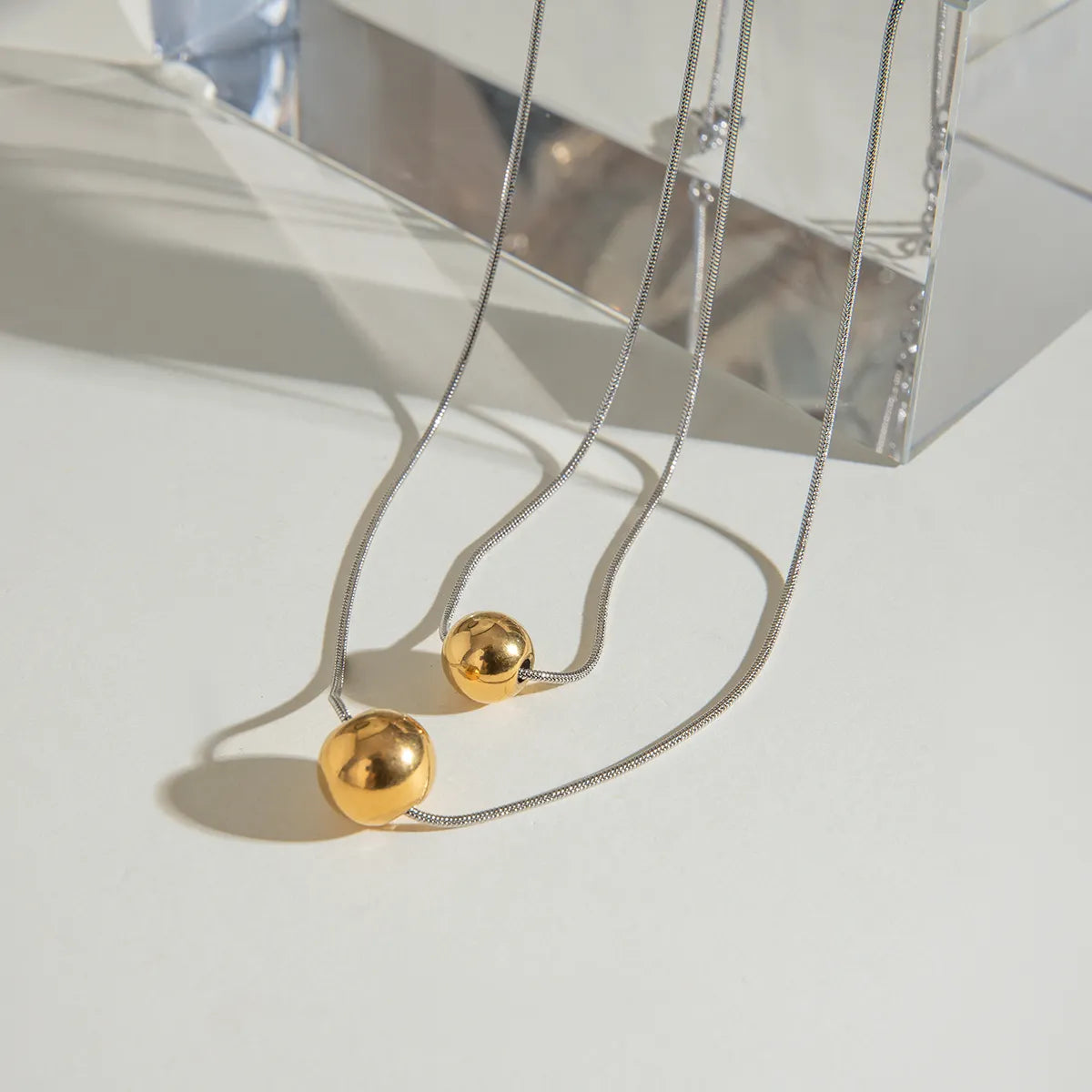 ओर्ब डुअल टोन नेकलेस