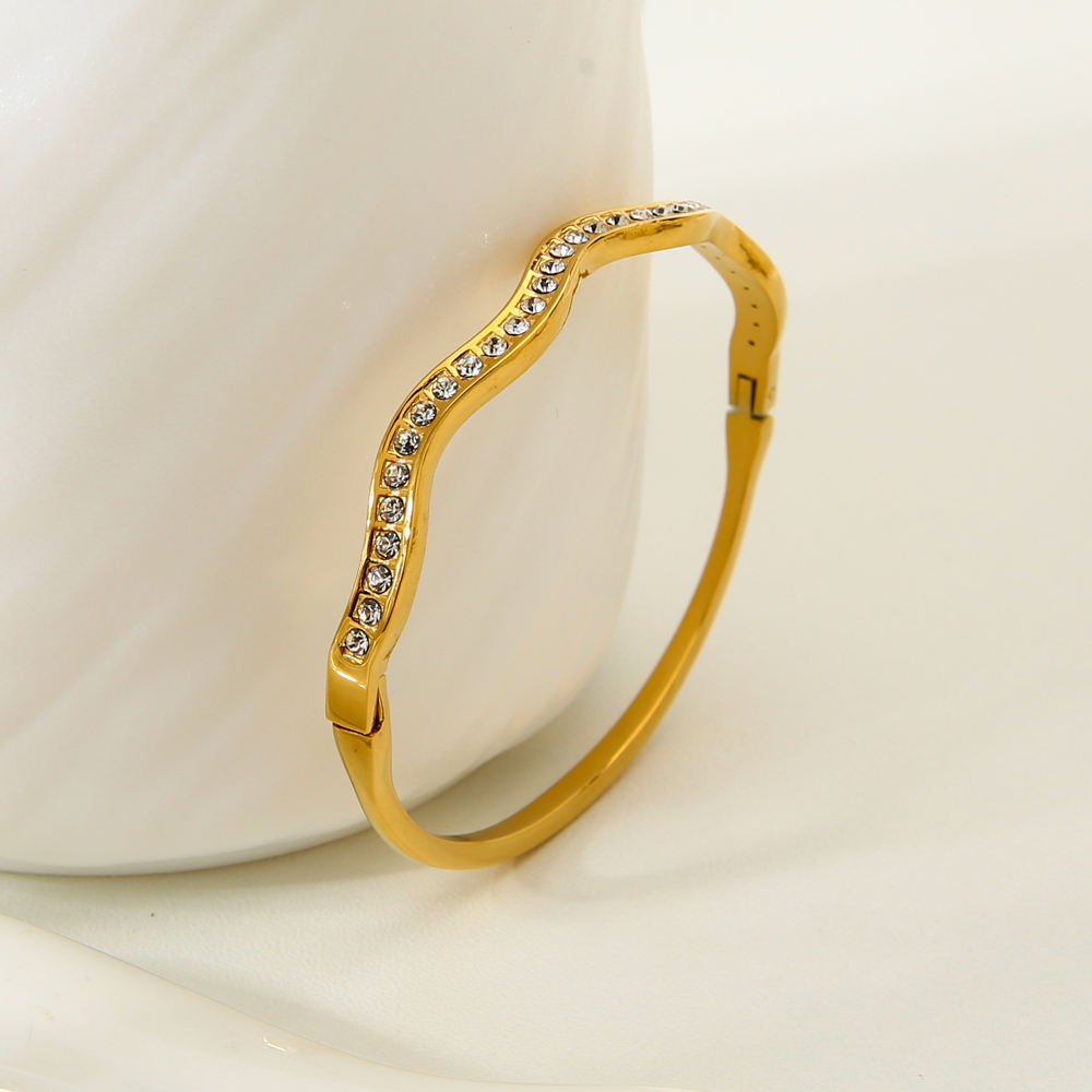 Wavy Diamond Bangle
