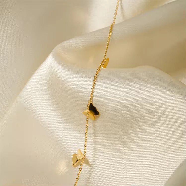 सुंदर तितली हार