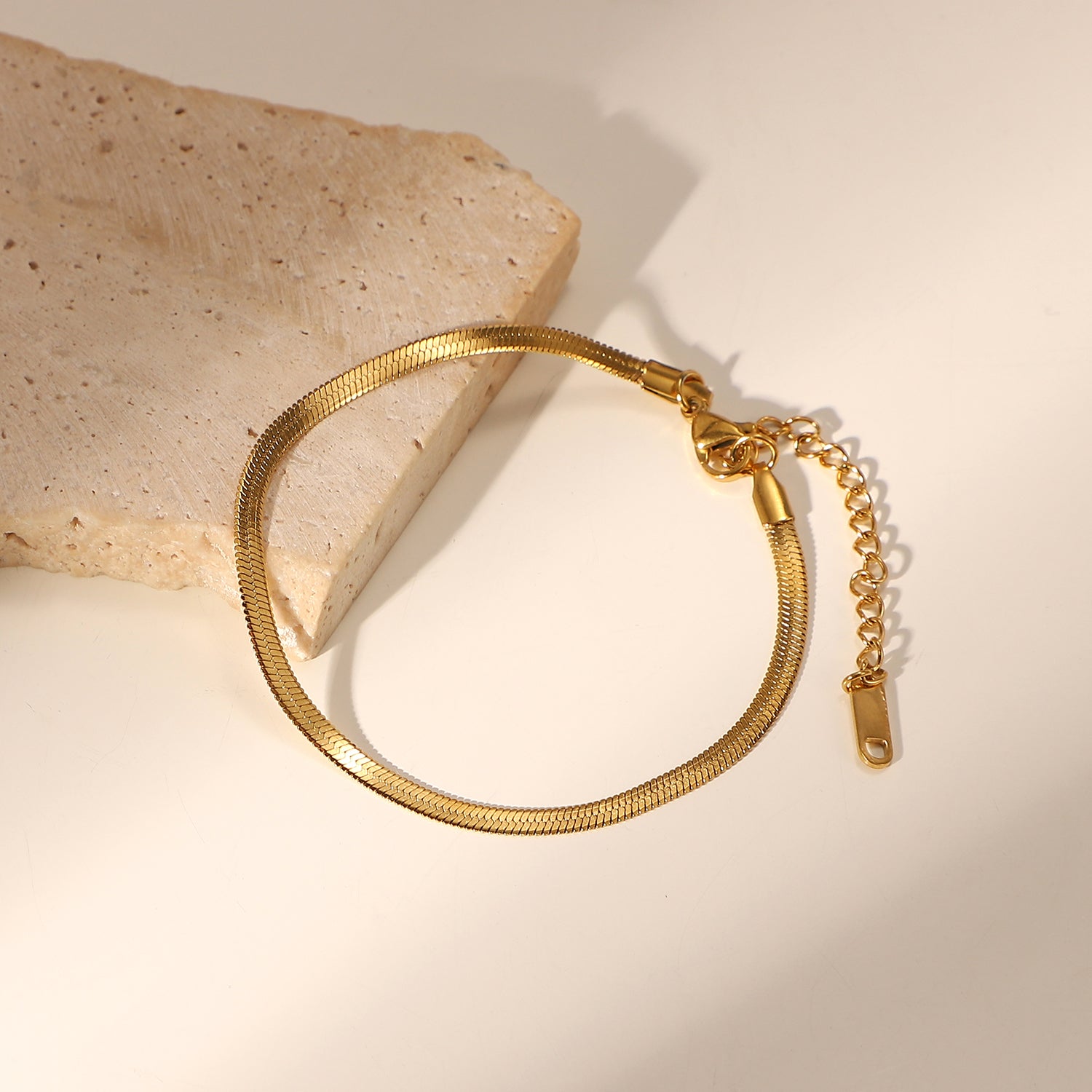 लुसी स्नेक चेन ब्रेसलेट