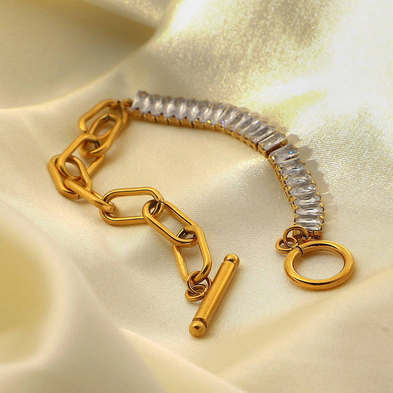 आधा चेन आधा ज़िरकोनिक बकल ब्रेसलेट