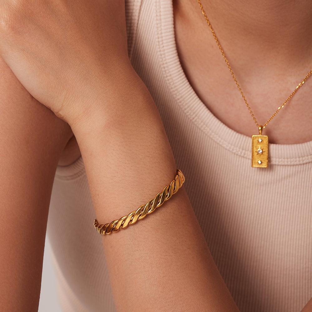 ब्रेडेड कड़ा चूड़ी