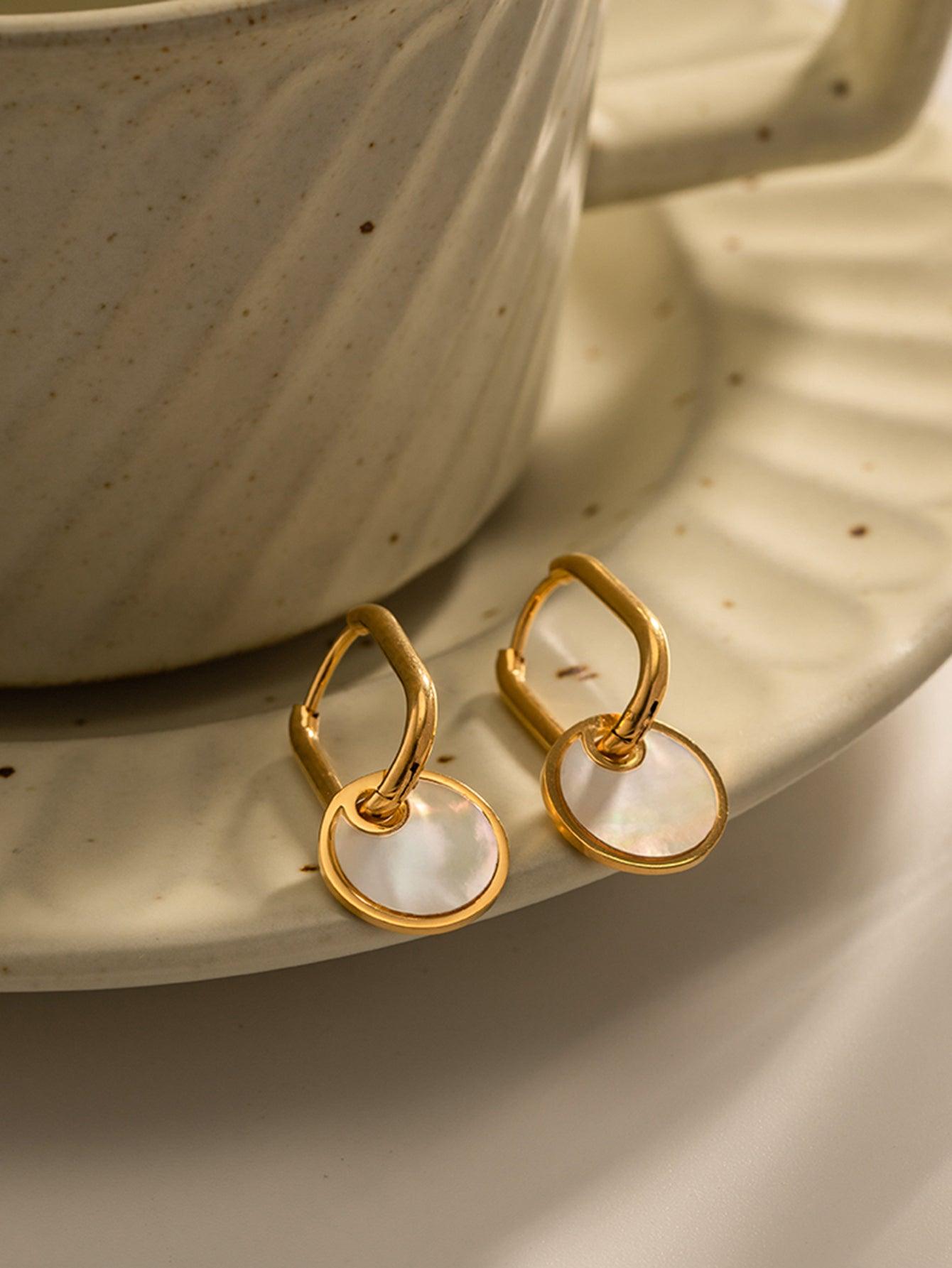 शैल गोल हैंगिंग हूप इयररिंग