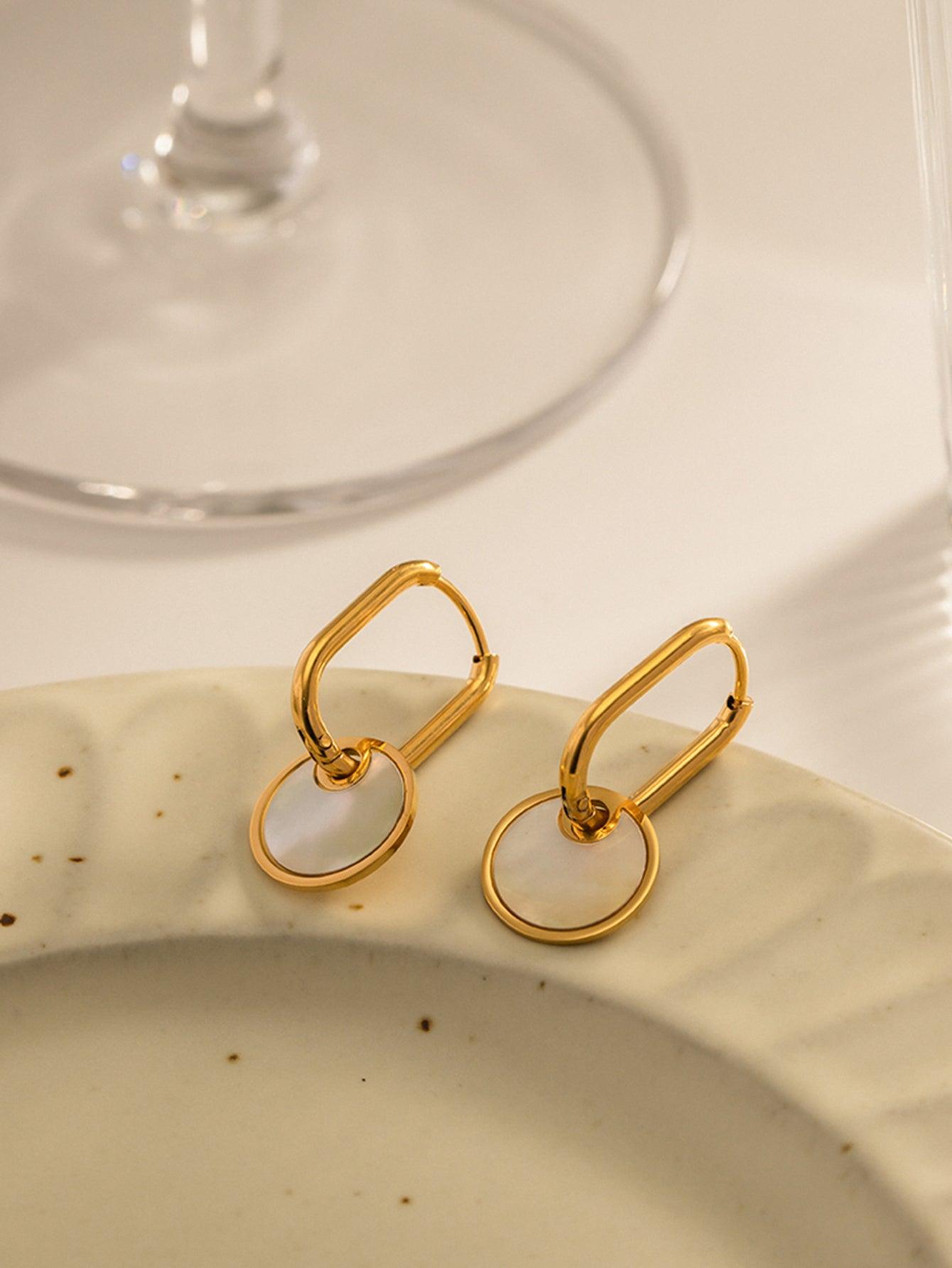 शैल गोल हैंगिंग हूप इयररिंग