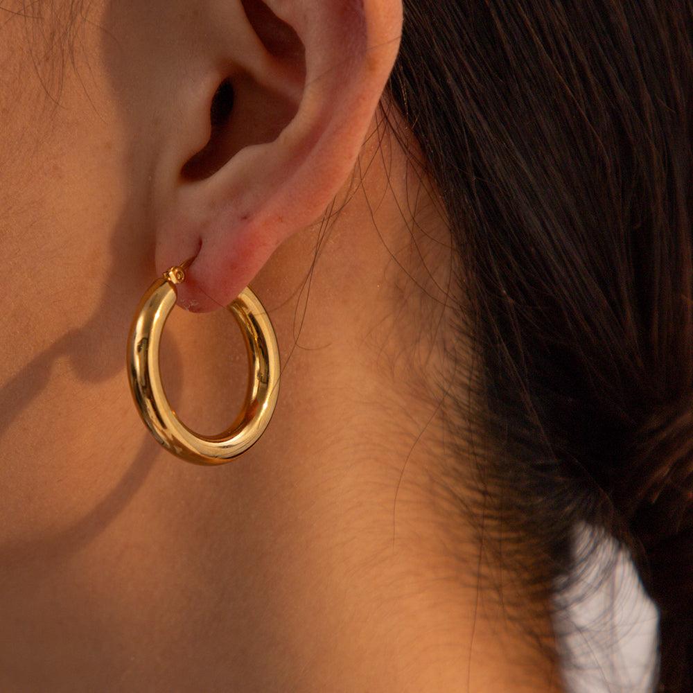 कैनिसा हूप इयररिंग