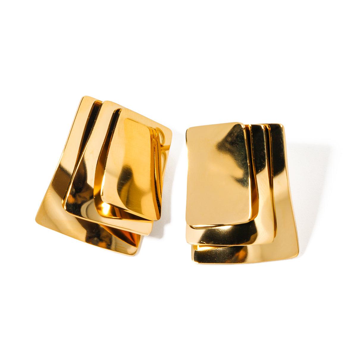 चंकी लेयर्ड स्टेटमेंट इयररिंग