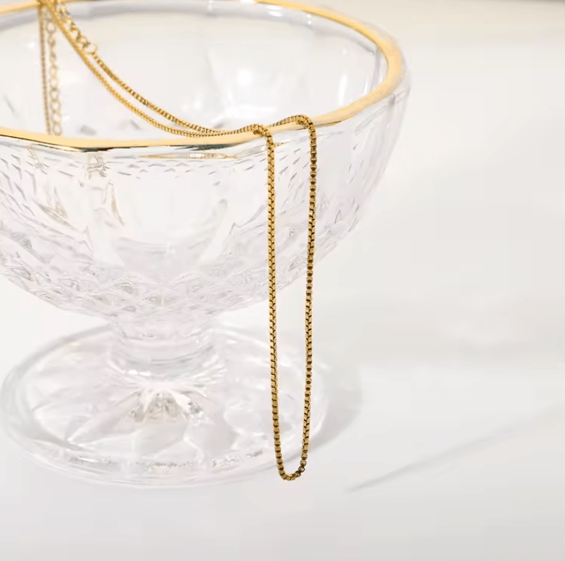 सादा सुंदर हार