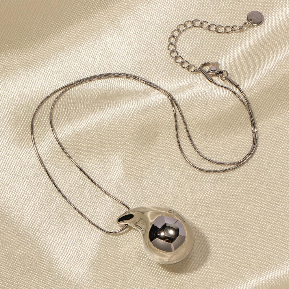 पानी की बूंदों वाला ट्रेंडी हार