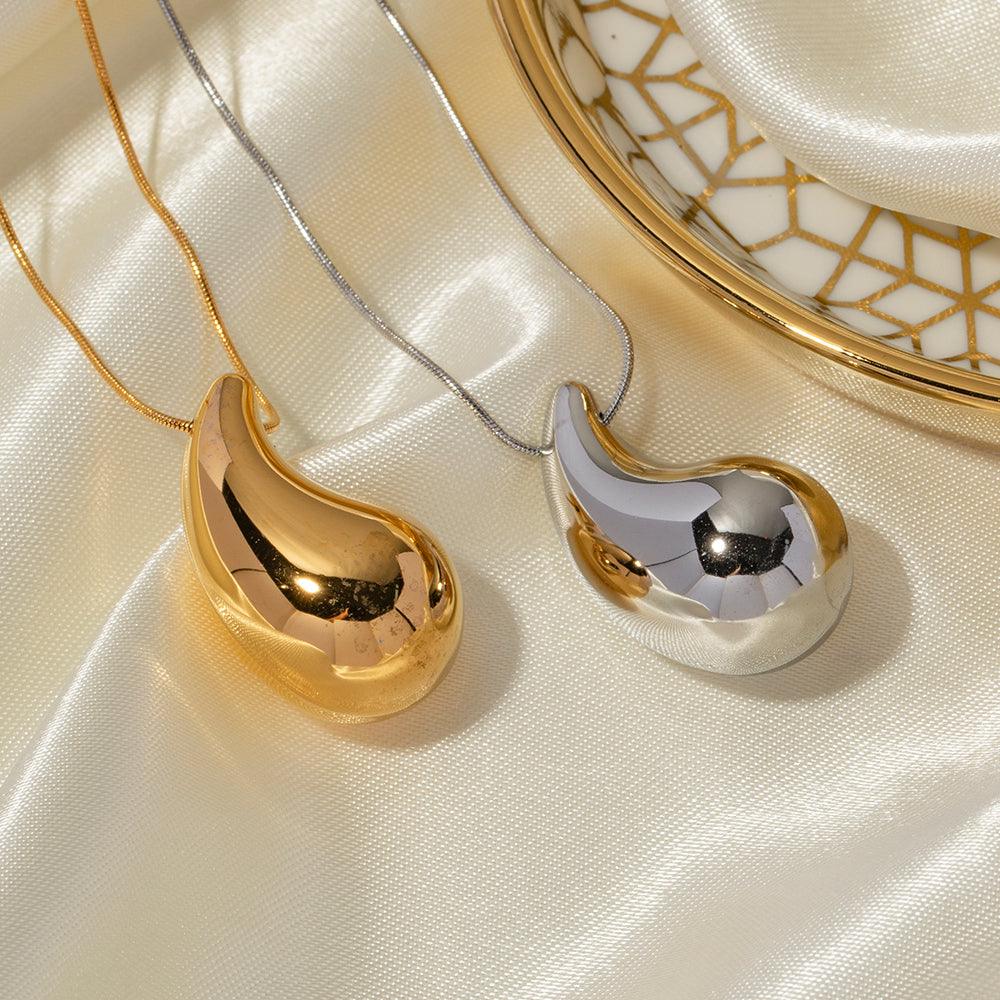 पानी की बूंदों वाला ट्रेंडी हार