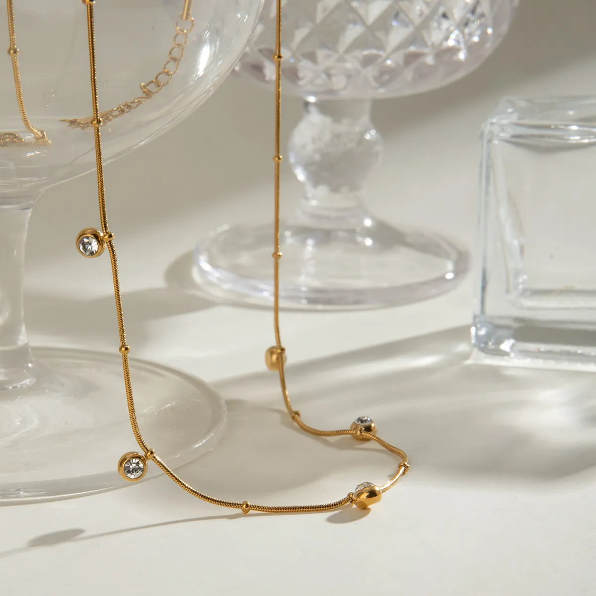 ज़िया एलिगेंट ज़िरकोनिया नेकलेस