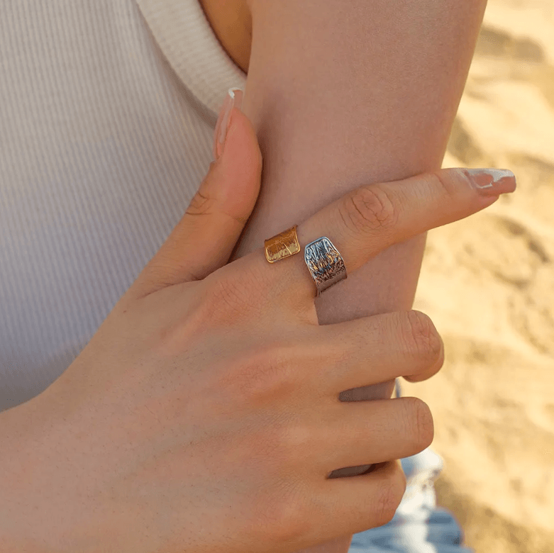 डुअल टोन वाइड टेक्सचर्ड रीसाइज़ेबल रिंग