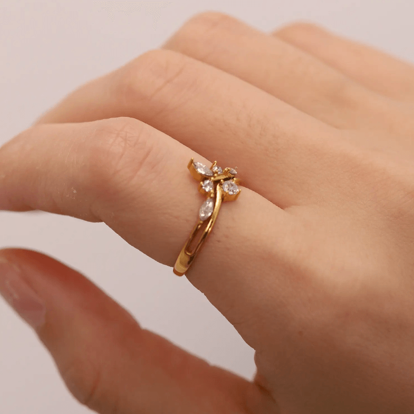 टियारा ज़िरकोनिया आकार बदलने योग्य अंगूठी