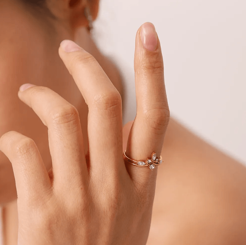 टियारा ज़िरकोनिया आकार बदलने योग्य अंगूठी