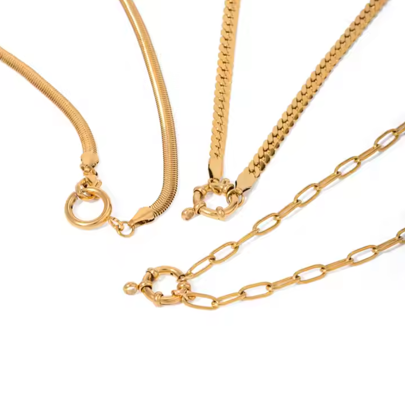 DIY चार्म नेकलेस - 3 चार्म तक धारण करता है