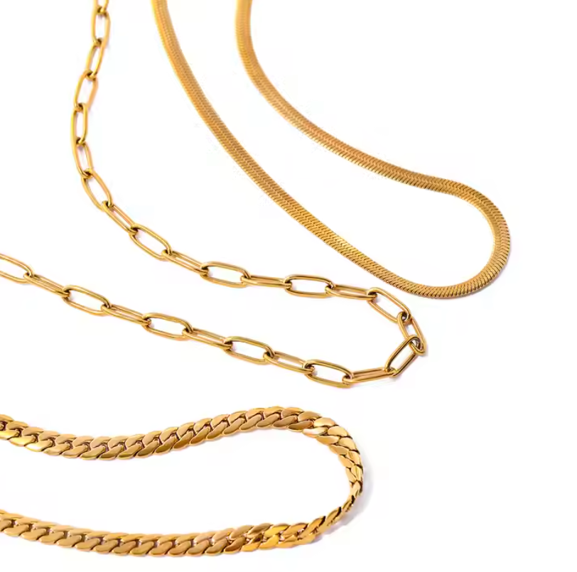 DIY चार्म नेकलेस - 3 चार्म तक धारण करता है