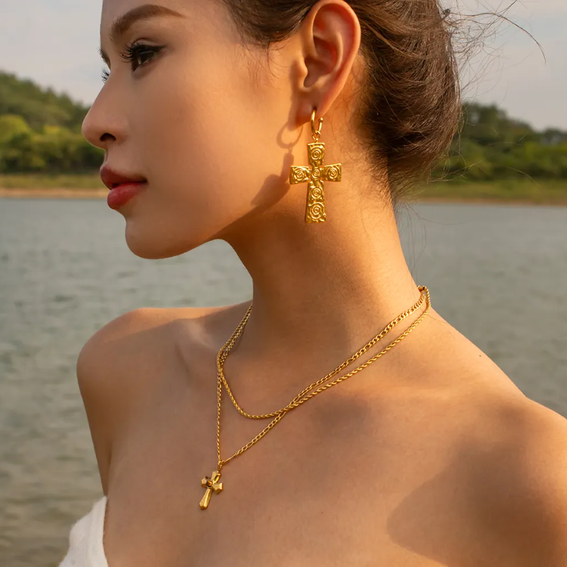 क्रॉस स्टोन लेयर्ड नेकलेस