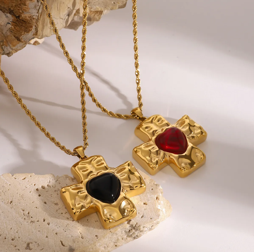 क्रॉस रेड हार्ट नेकलेस