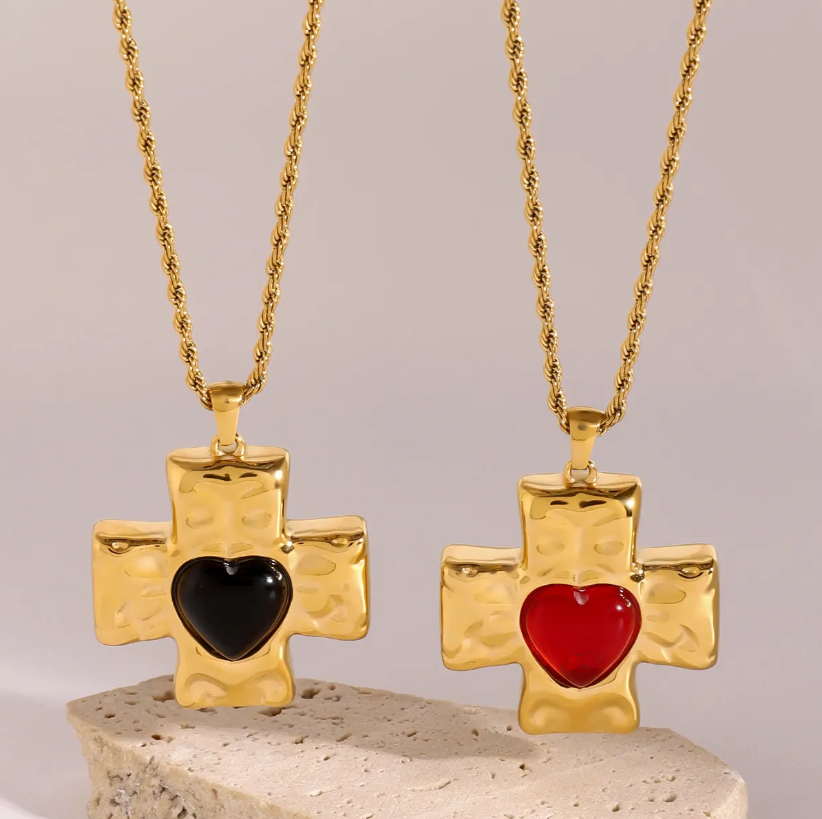 क्रॉस रेड हार्ट नेकलेस