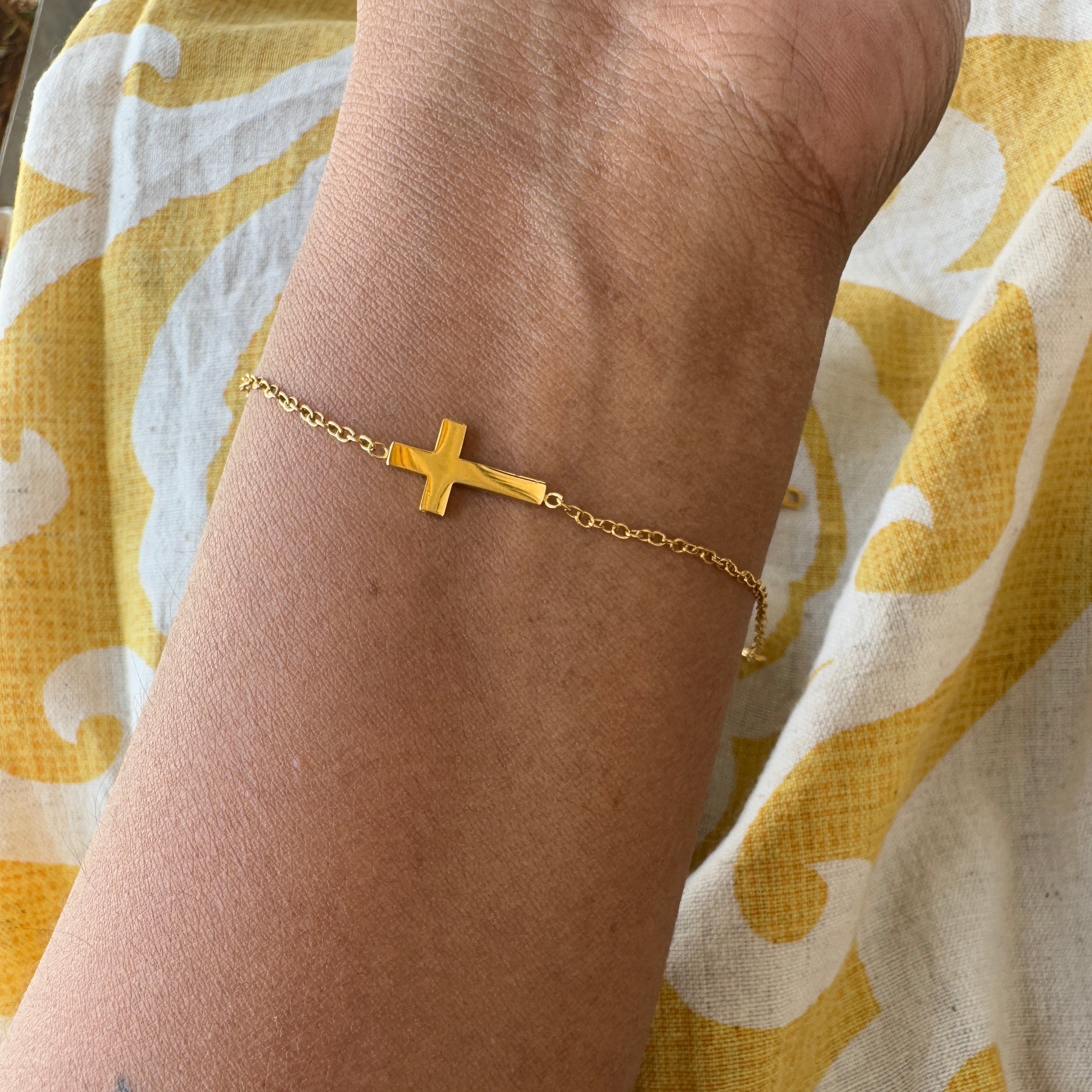 Classic Cross Bracelet – Dimplery