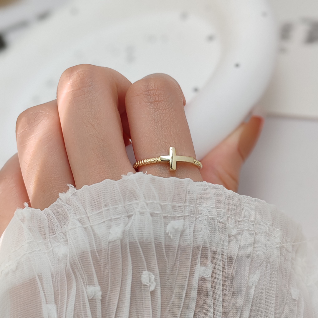 Cross Bold Ring