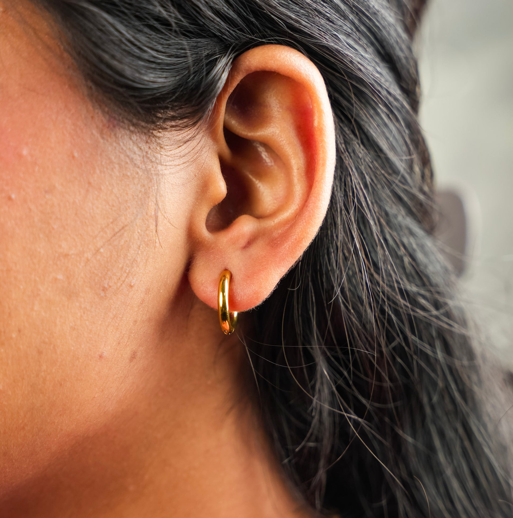 Petite Hoop Earring - 10mm