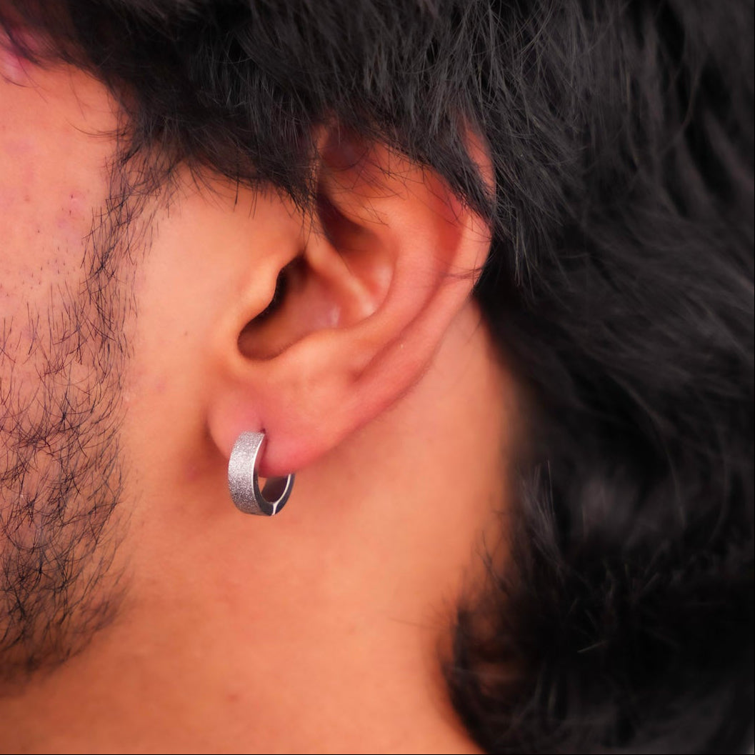 बकल हूप इयररिंग्स - सिल्वर