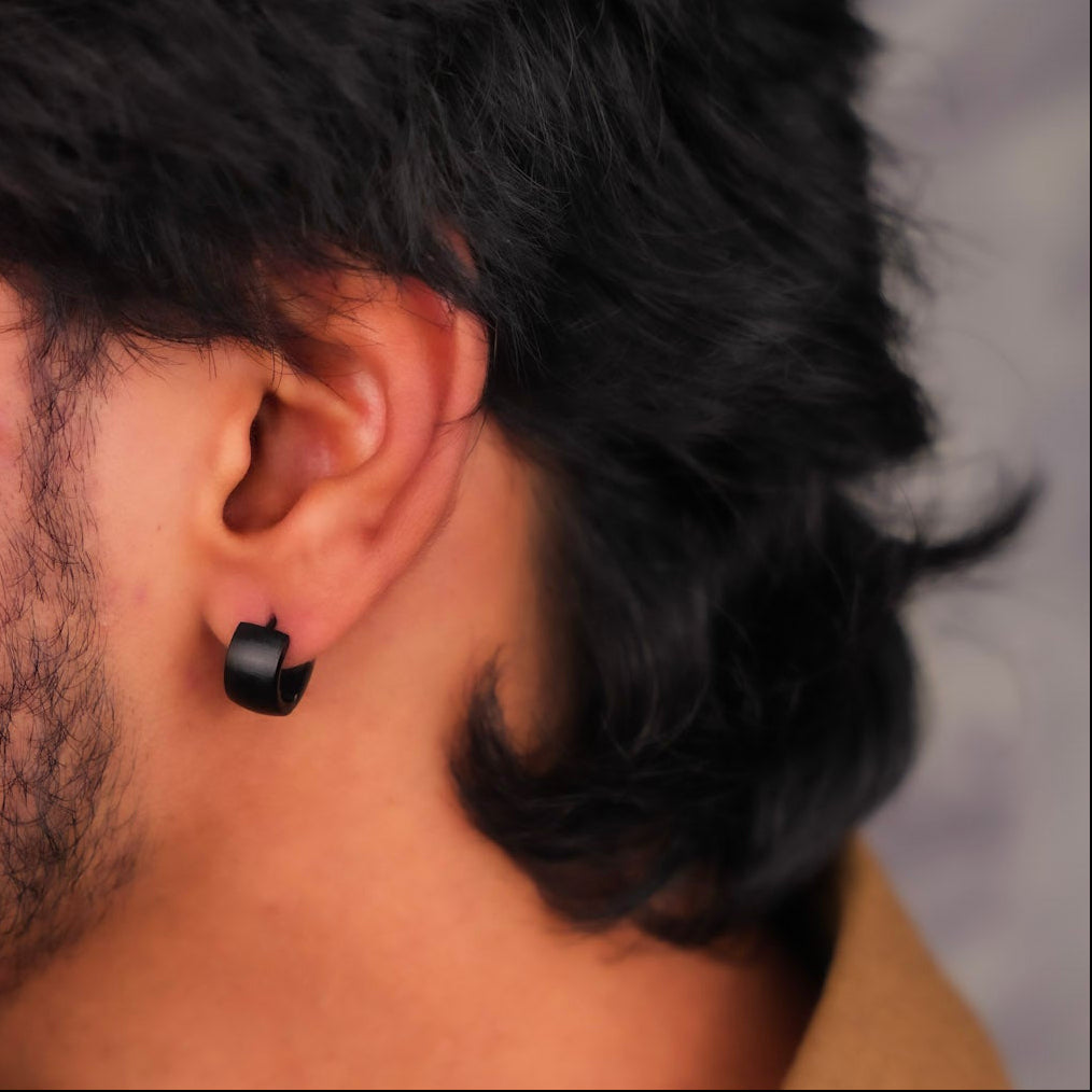 Matt Hoop Earring - Black