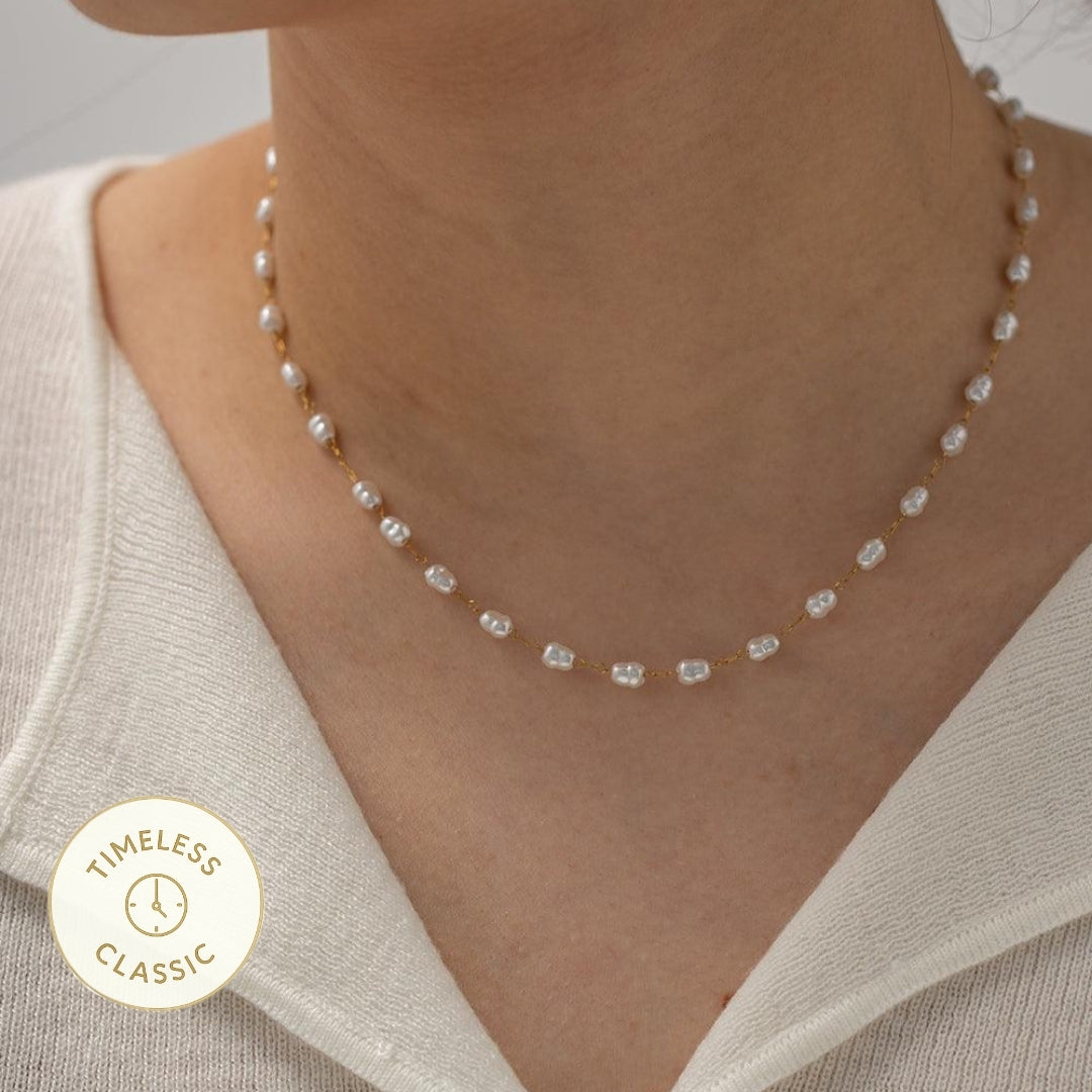 Retro Pearl Necklace