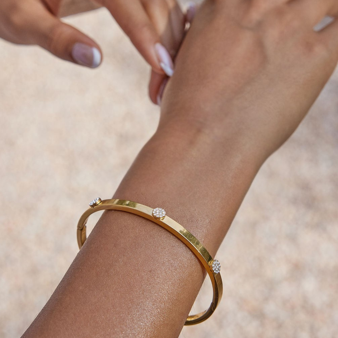 Circle Diamond Oval Bangle